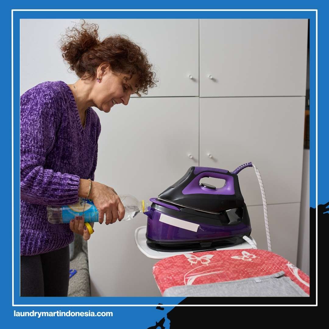 Jangan Sampai Rusak! Begini Cara Menggunakan Setrika Uap yang Benar Agar Baju Gak Bolong